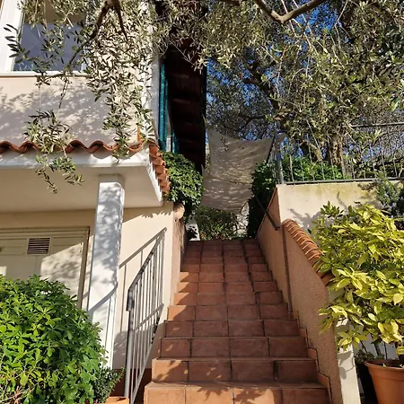 Apartma Smrekar דירה *